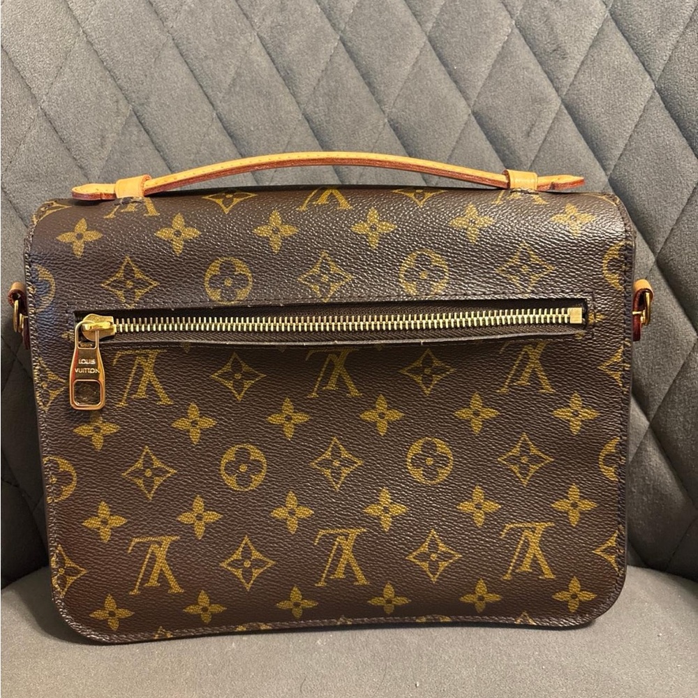 Louis Vuitton Pochette Metis - Picture 3 of 14